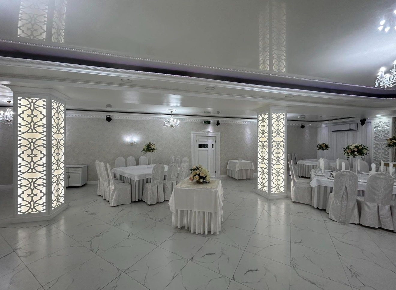 Sala Mare — Etajul 1 — 1