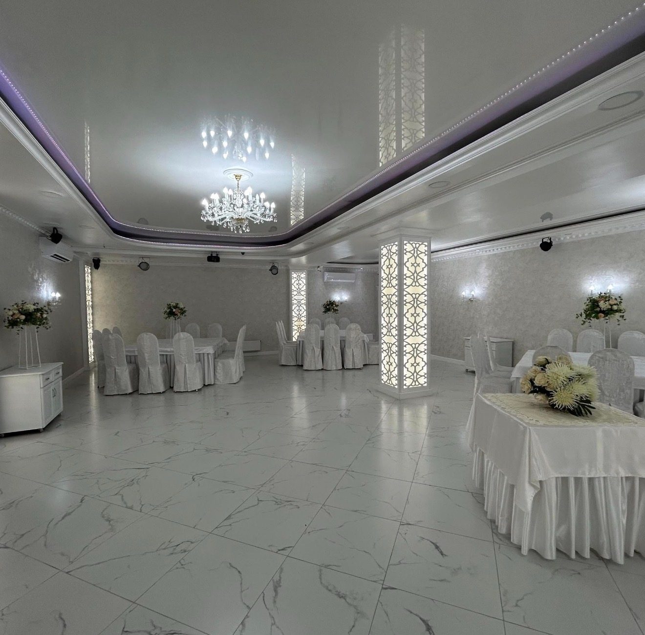 Sala Mare — Etajul 1 — 2
