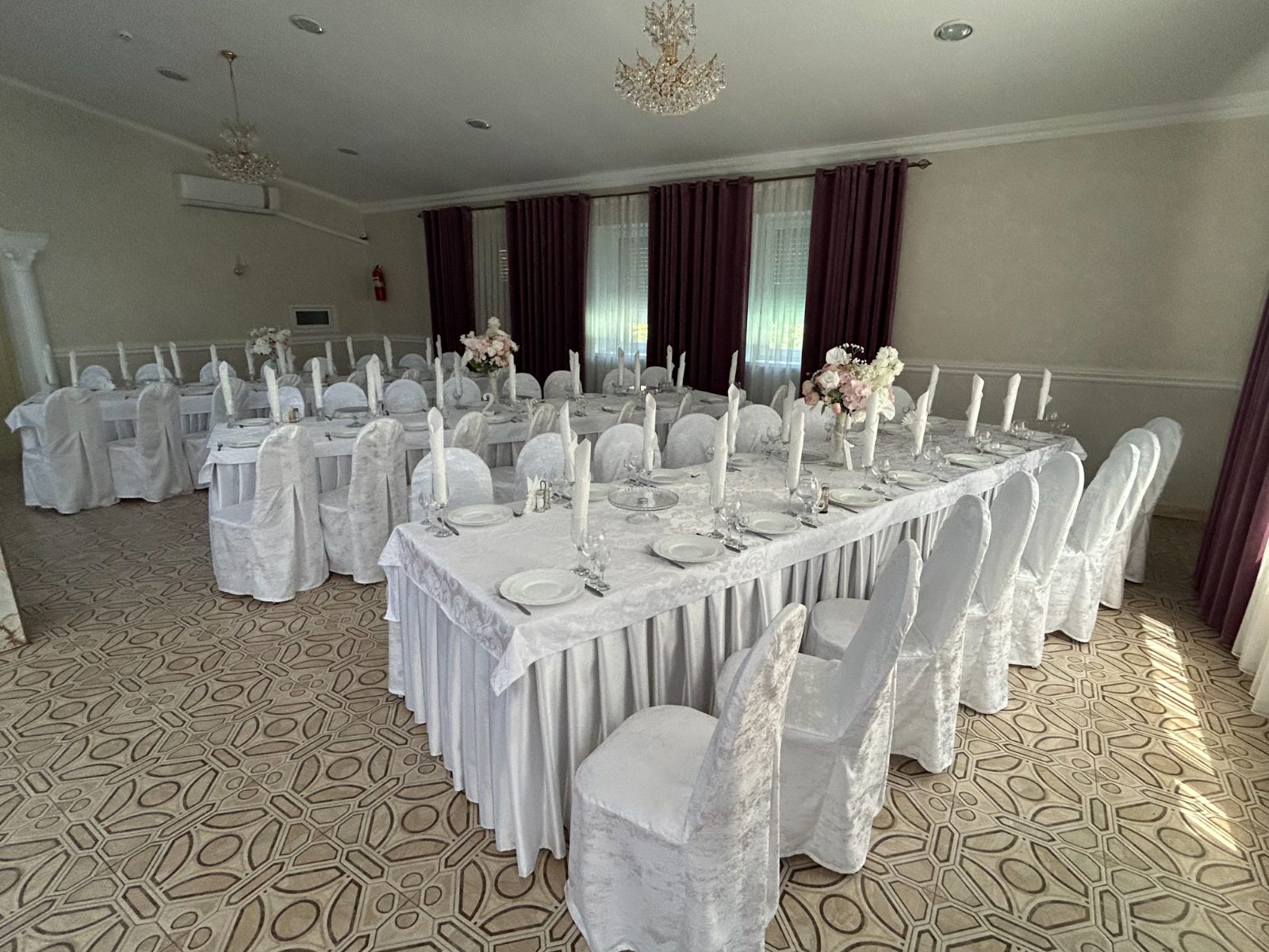 Sala Mare — Etajul 2 — 3