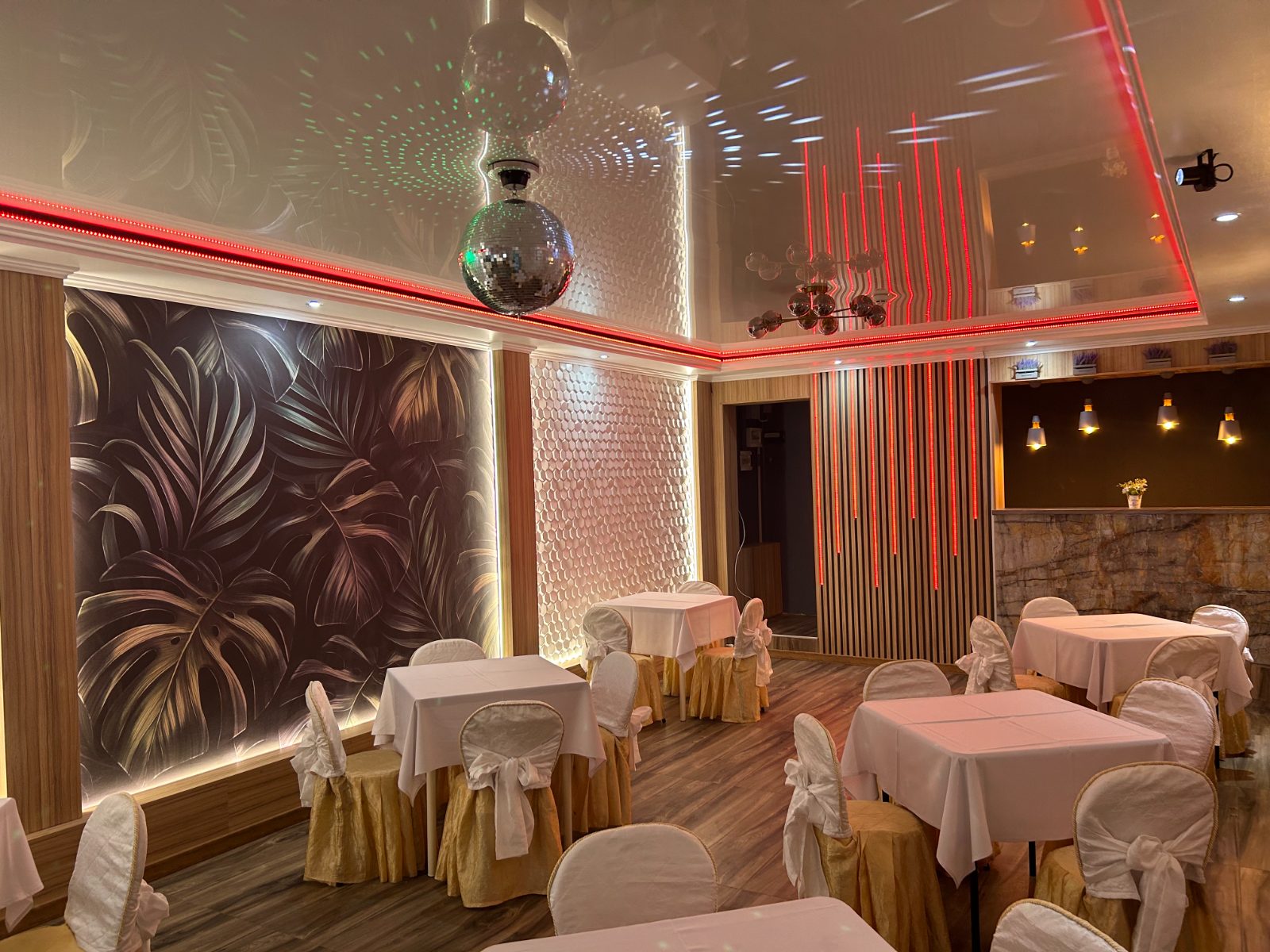 Sala Banchete — Mică